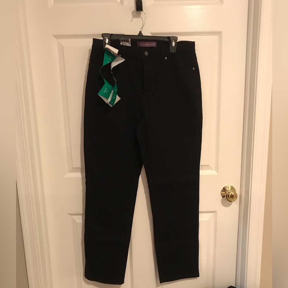 Gloria Vanderbilt Amanda Tapered Leg Black Jeans Size 12 NWT